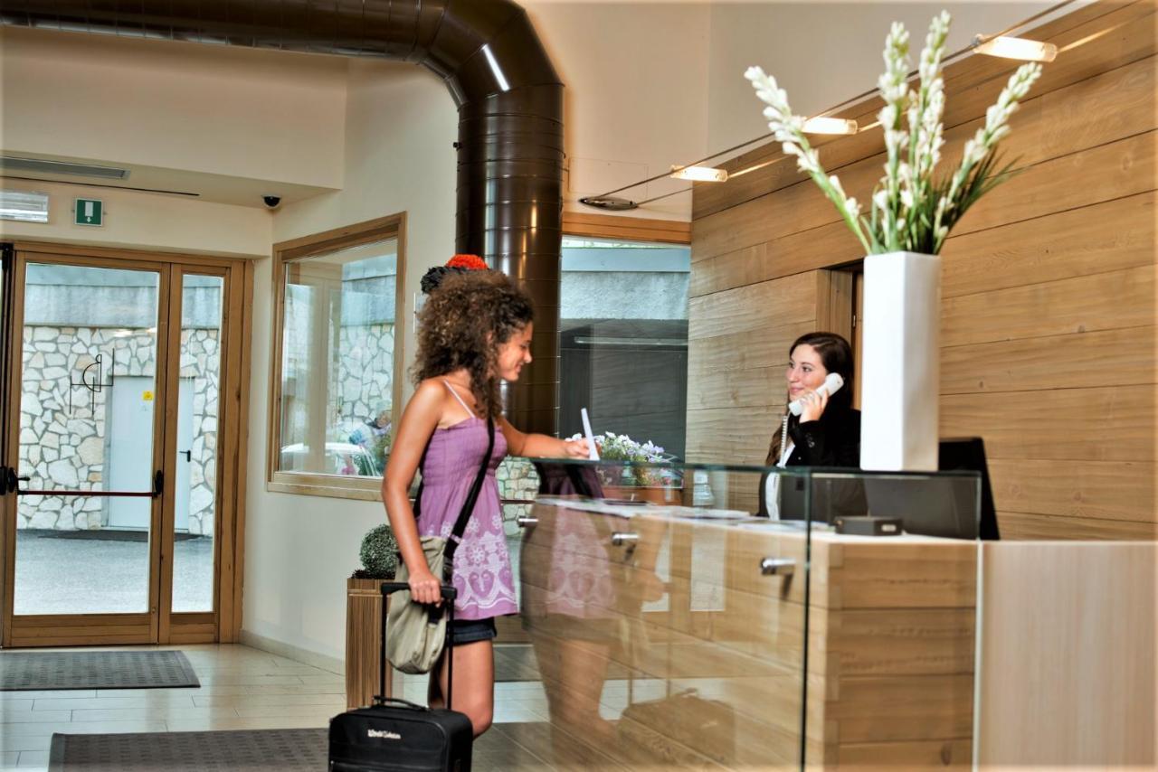 Brenta Dolomites Hotel วาซอน ภายนอก รูปภาพ