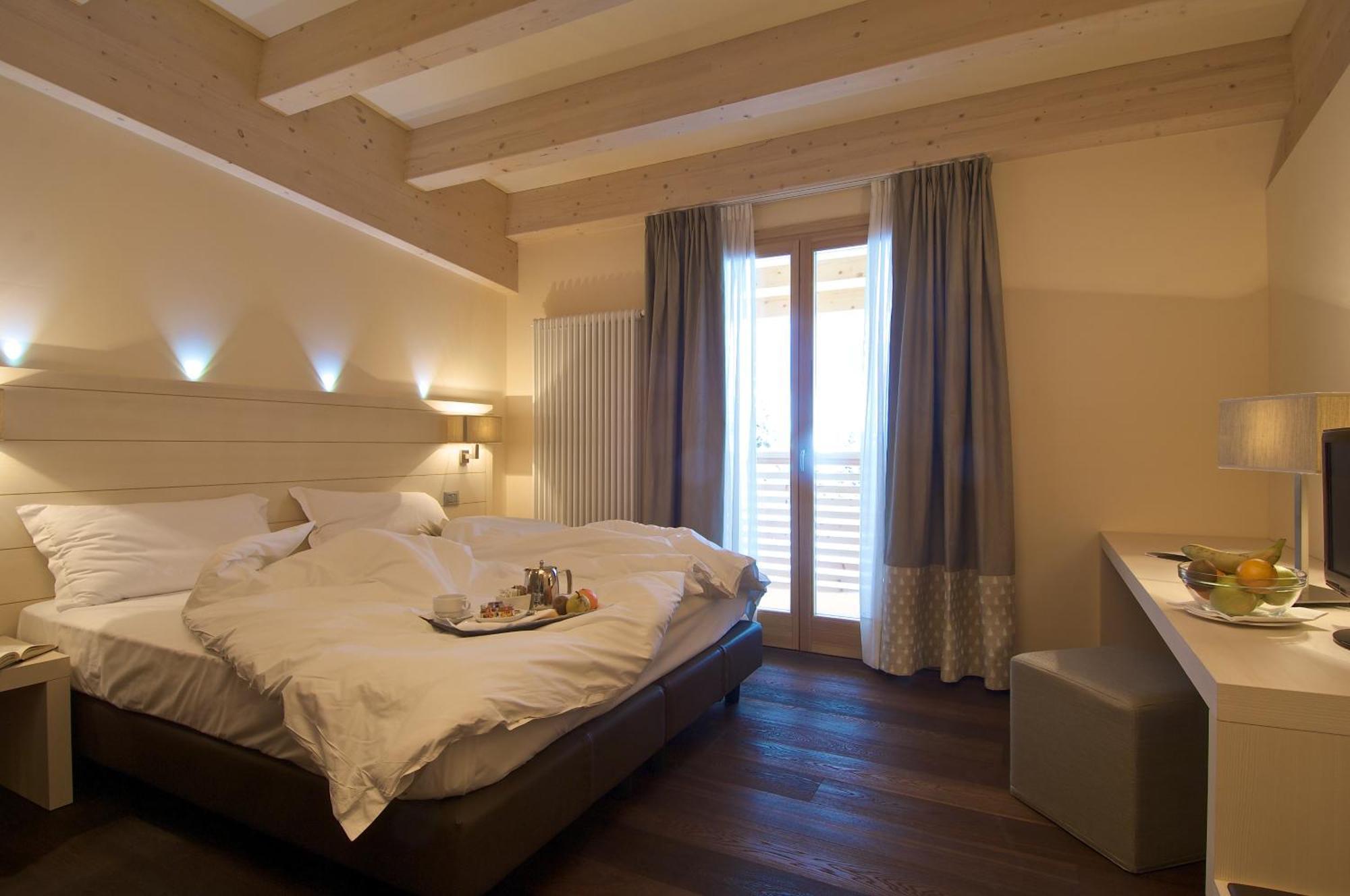 Brenta Dolomites Hotel วาซอน ภายนอก รูปภาพ