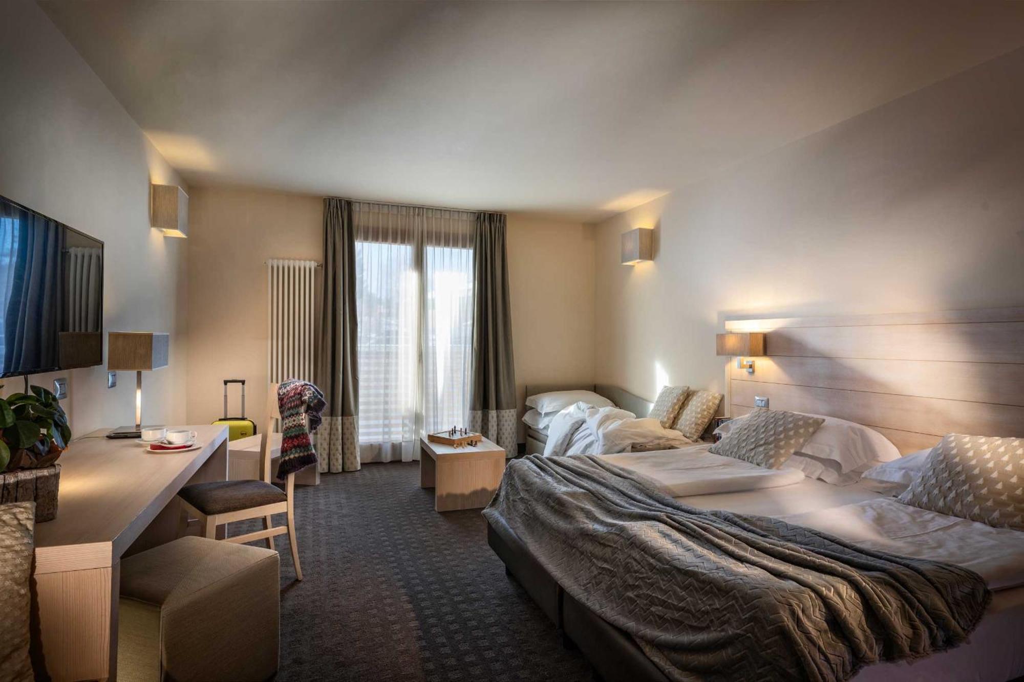 Brenta Dolomites Hotel วาซอน ภายนอก รูปภาพ